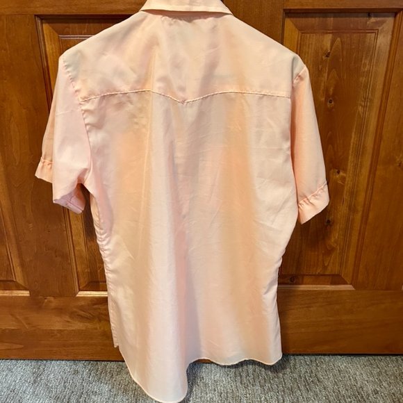 Dee Cee peach shirt - Picture 2 of 2